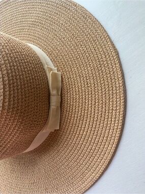 Women’s Wide Brim Raffia Sun Hat – Small – Neutral with Cream Ribbon Bow